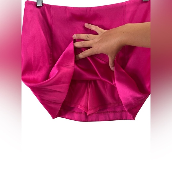 H&M pink mini satin skirt with built in shorts - Picture 7 of 9